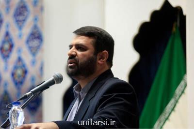 پوشش مناسب اساتید و کارکنان به عفاف و حجاب دانشجویان کمک می نماید