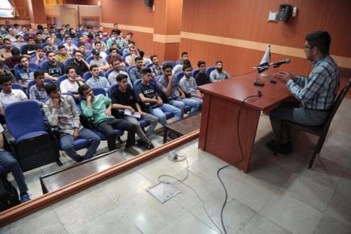 اولین گفتگوی آزاد دانشجویی در دانشگاه تهران