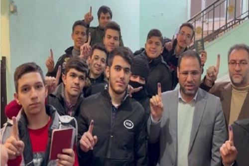 وزیر آموزش وپرورش رأی خودرا به صندوق انداخت
