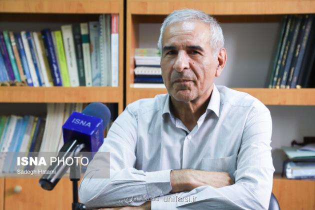معلم یاد می دهد و یاد می گیرد