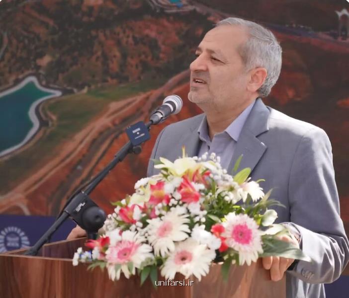 خدمت به مردم و پاسداری از خون شهدا باید در اولویت مسئولان قرار گیرد