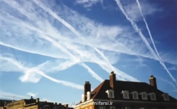 پشت پرده ردپاهای سفید در آسمان