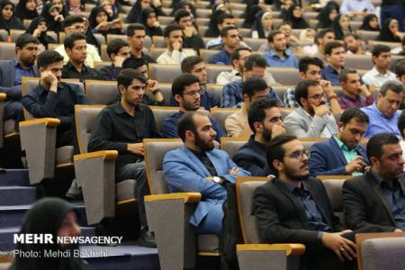 اعطای وام به دانشجویان علوم پزشكی برگزیده در جشنواره قرآن و عترت